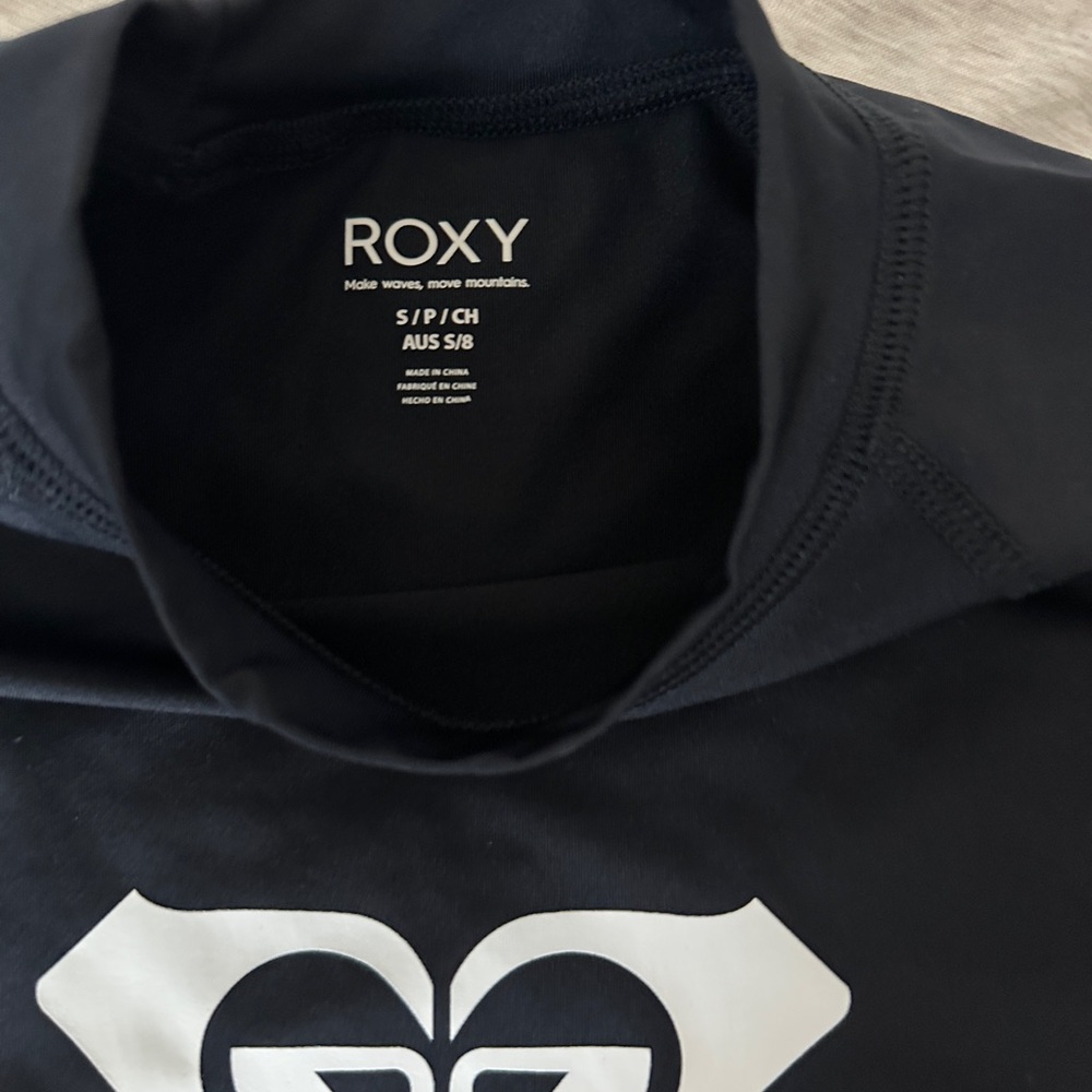 Roxy Women's Black Long Sleeve Rash Guard - Picture 12 of 12